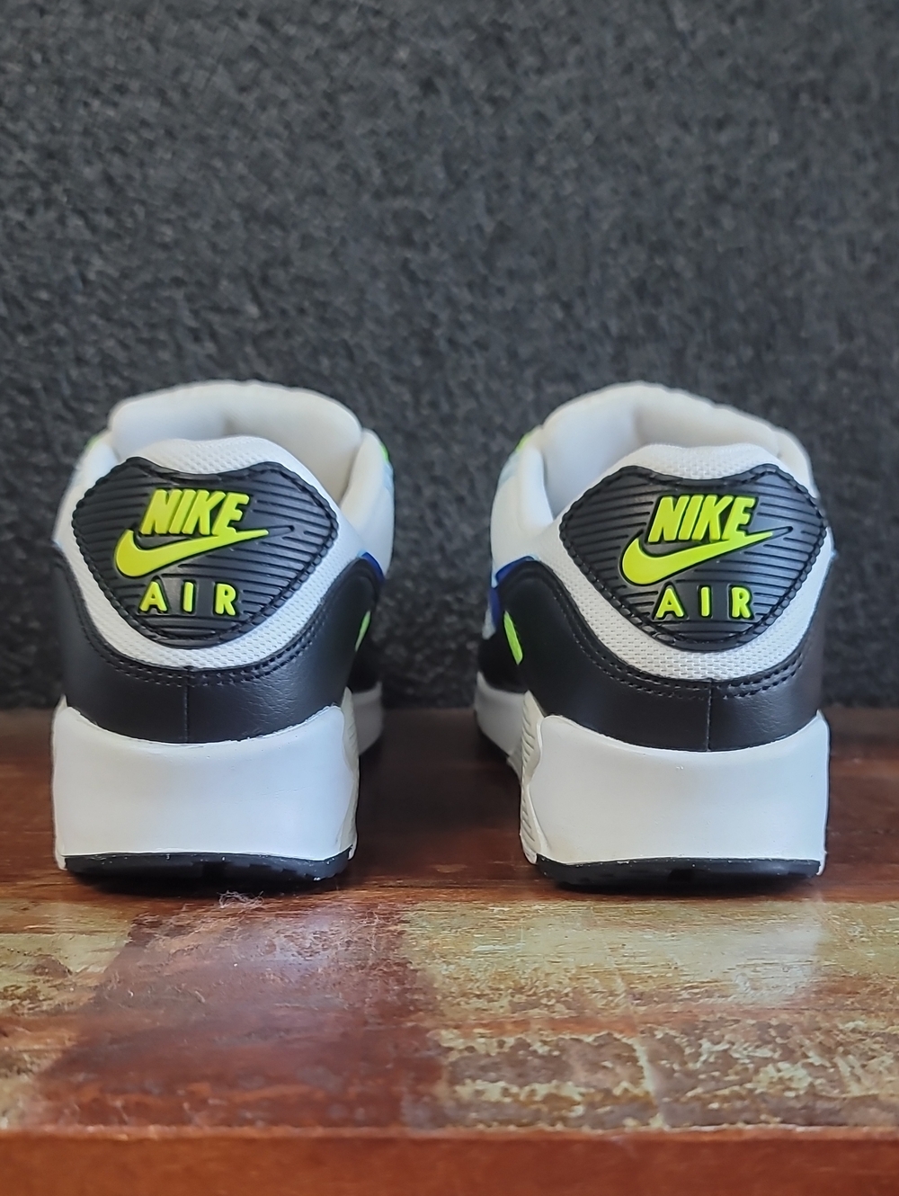 ๐ฅ Nike Air Max 90 ๐ฅ "White Blue Tint Volt" Wmns 9, Great Cond! Fast Shipping - Picture 8 of 12